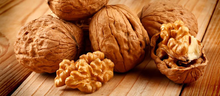 quả óc chó có nhiều vitamin và khoáng chất tốt cho não bộ
